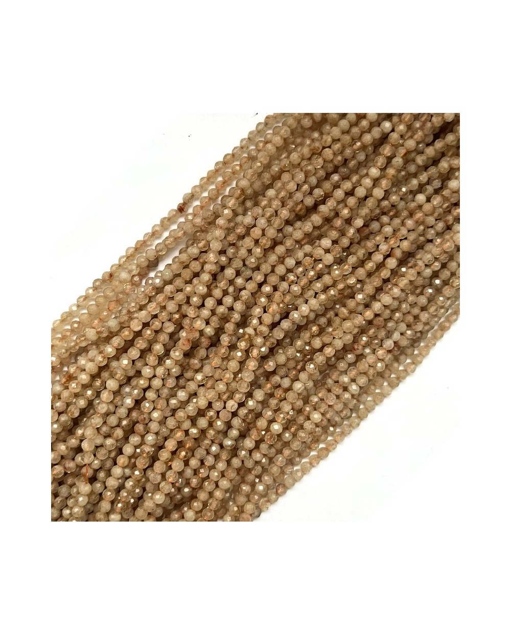Kwarc  kulka fasetowana ok 2,5mm sznurek