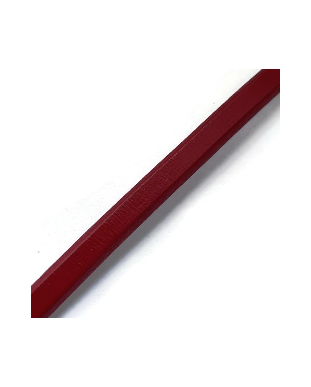 Rzemień czerwony 10x6mm- 20cm