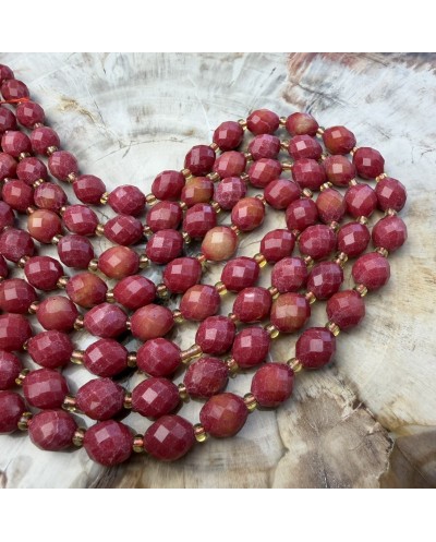 Kamień naturalny Jadeit oliwka fasetowana 9.5x7.5~8mm sznurek czerwony