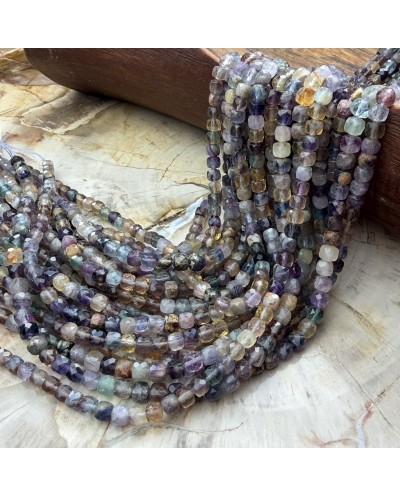Kamień naturalny Fluoryt  kostka fasetowana ok 4.5x4.5x4.5mm sznurek mix