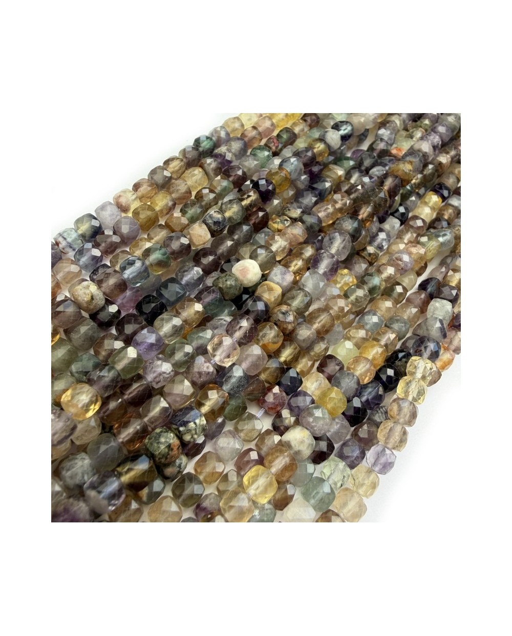 Kamień naturalny Fluoryt  kostka fasetowana ok 4.5x4.5x4.5mm sznurek mix