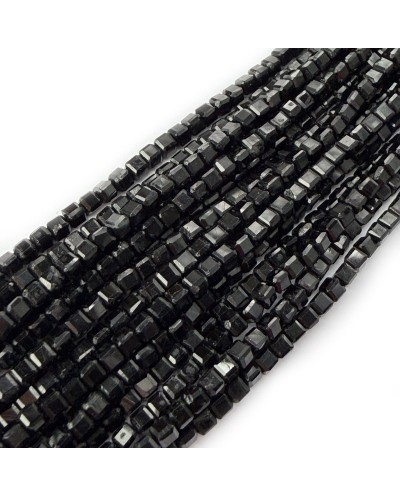 Kamień naturalny Turmalin czarny kostka fasetowana ok  2~2.5x2~2.5x2~2.5mm sznurek 39cm