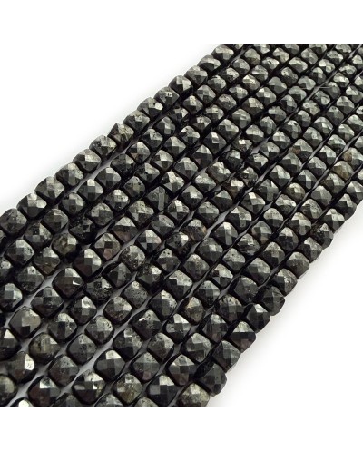 Kamień naturalny Turmalin czarny kostka fasetowana ok 4~5x4~5x4~5mm sznurek