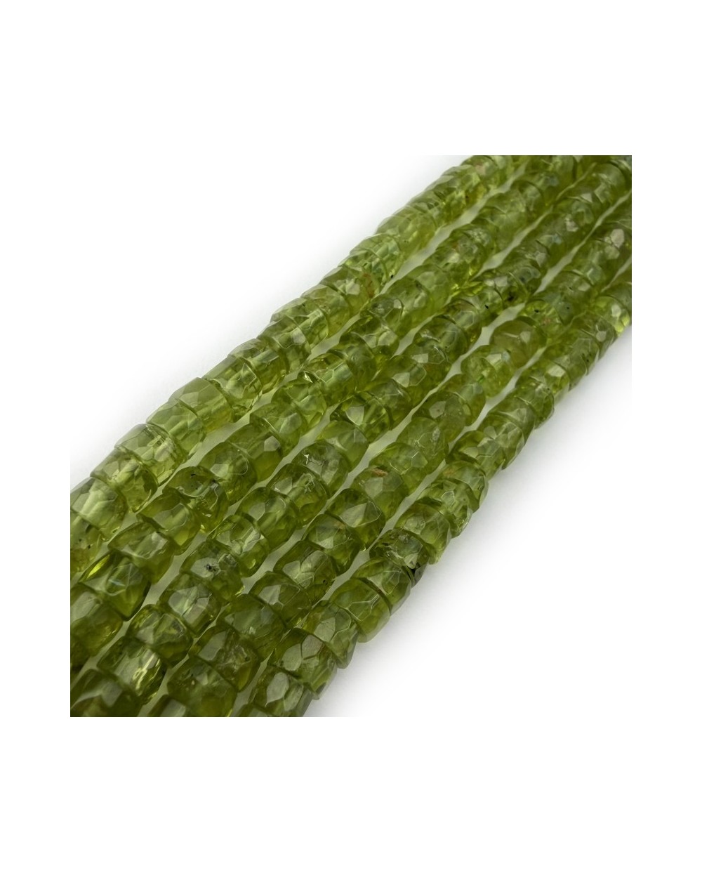 Kamień naturalny Oliwin dysk heishi fasetowany stopniowany 4-5x3mm sznurek