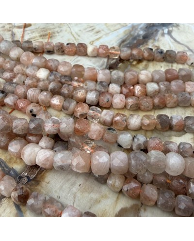 Kamień naturalny kamień słoneczny kostka fasetowana 4~5x4~5x4~5mm sznurek