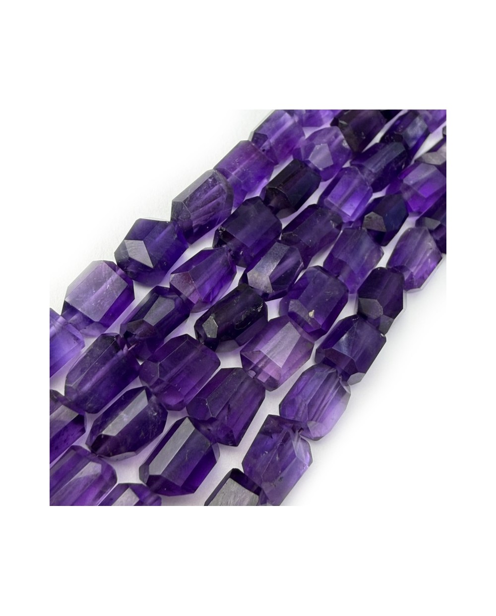 Kamień naturalny ametyst bryłka szlifowana ok 8x6mm sznurek