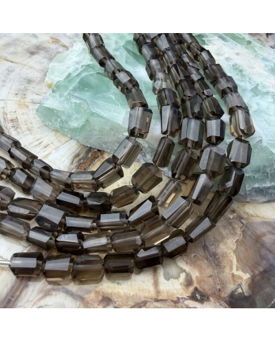 Kamień naturalny kwarc dymny bryłka szlifowana ok 8x6mm sznurek