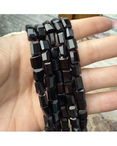 Kamień naturalny onyks bryłka szlifowana ok 9x6mm sznurek