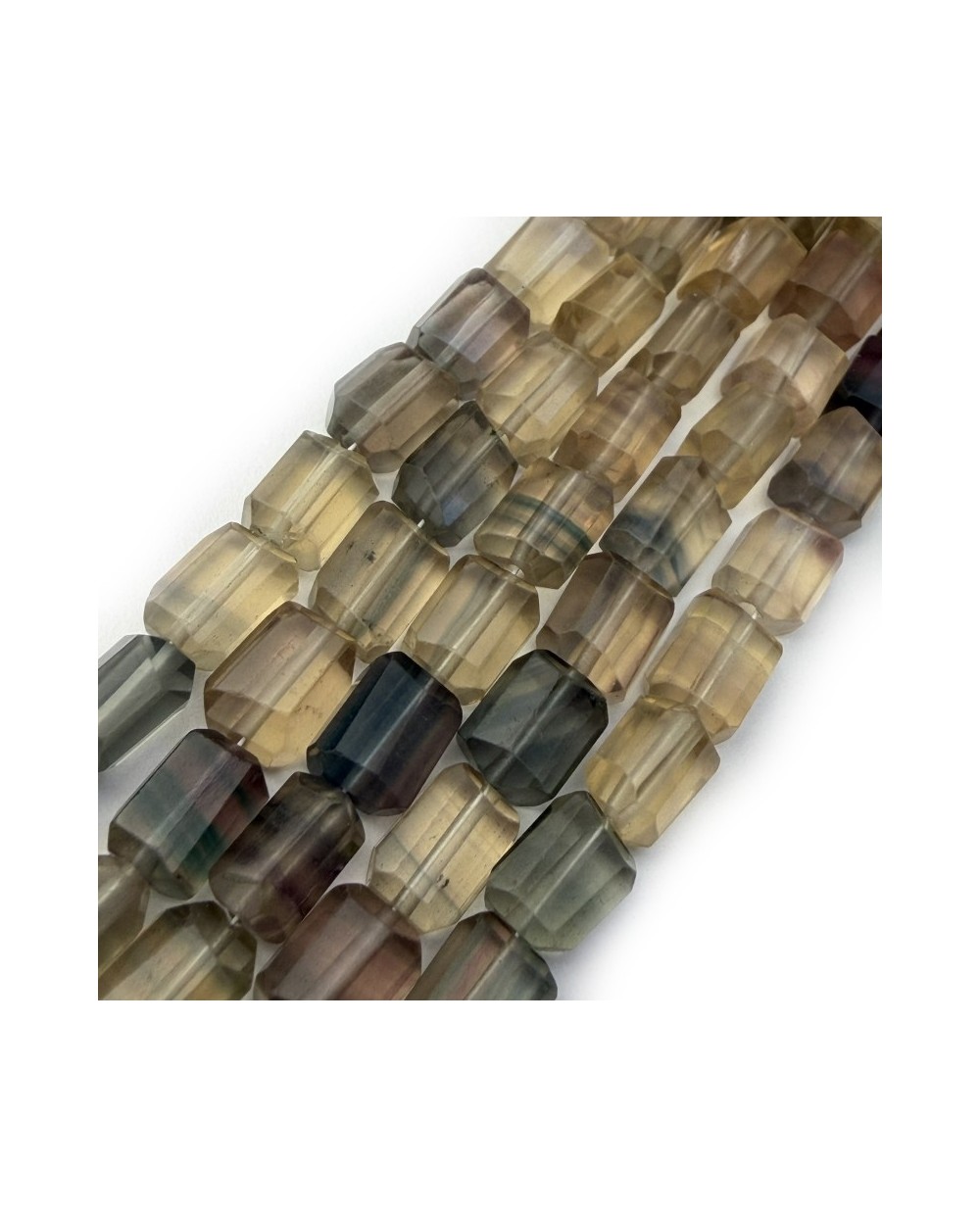 Kamień naturalny fluoryt bryłka szlifowana ok 9x6mm sznurek