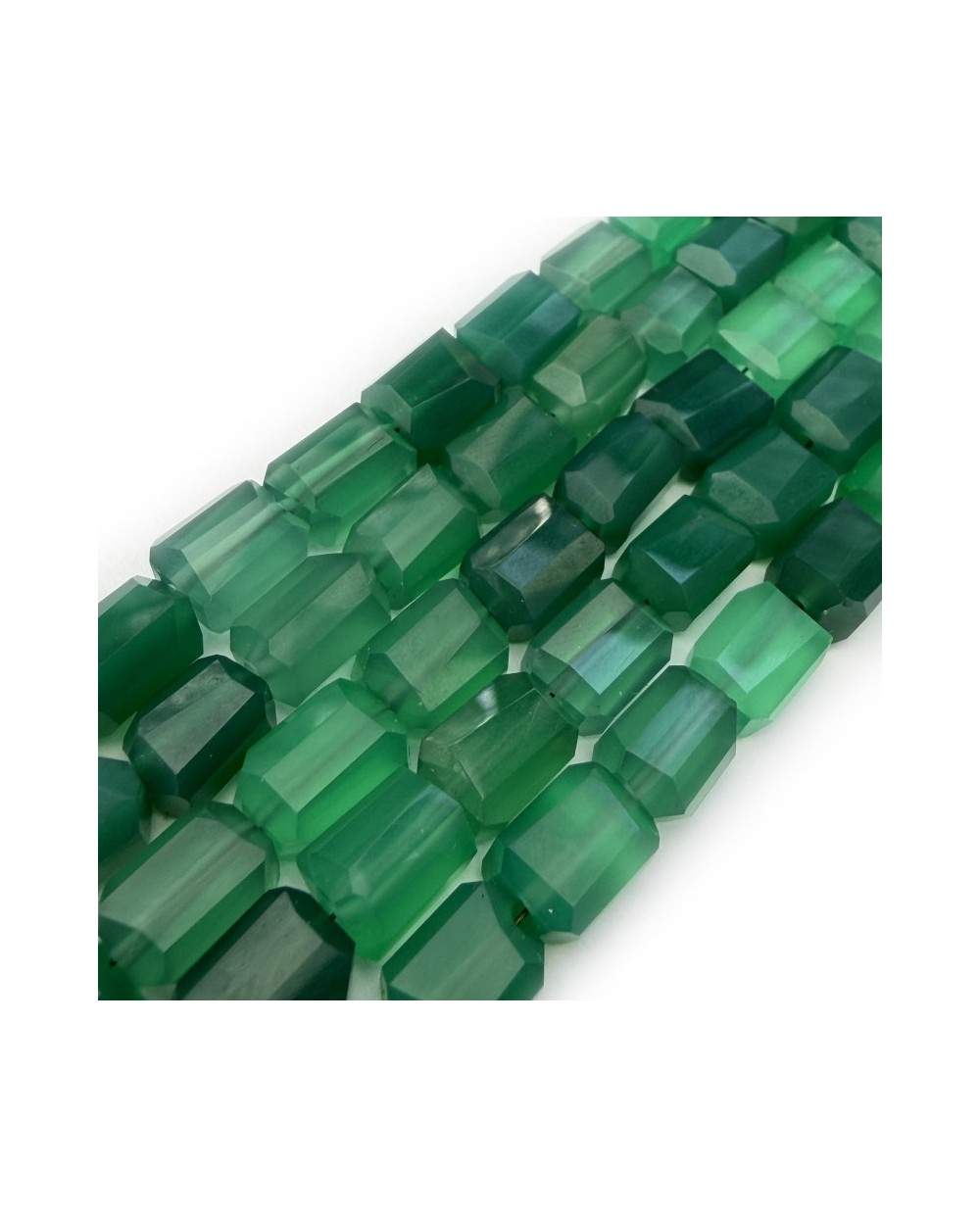 Kamień naturalny zielony onyks bryłka szlifowana ok 9x6mm sznurek