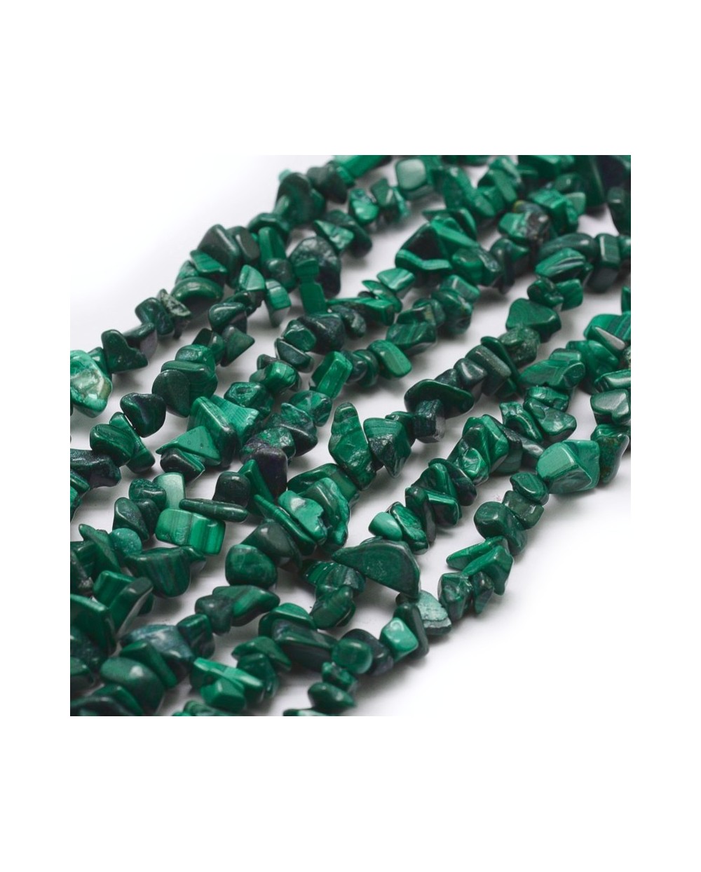 Malachit sieczka  3~5x7~13x2~4mm sznurek ok 80 cm