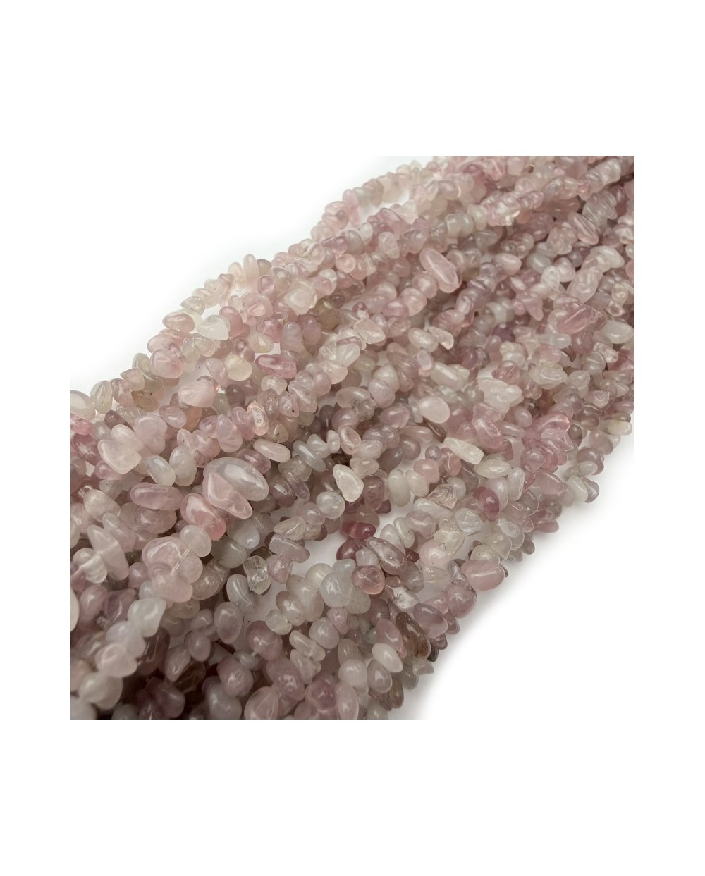 Kwarc różowy sieczka drobna 1.5~4.5x3~13x2.5~8mm sznurek ok 80 cm