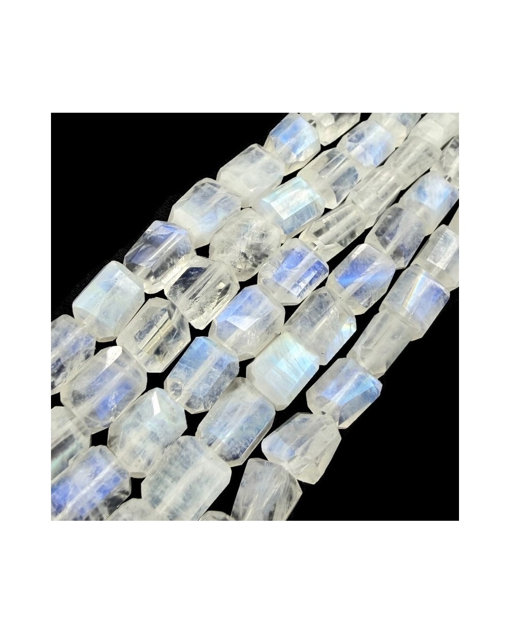 Kamień naturalny Kamień księżycowy bryłka szlifowana ok 9x6mm sznurek