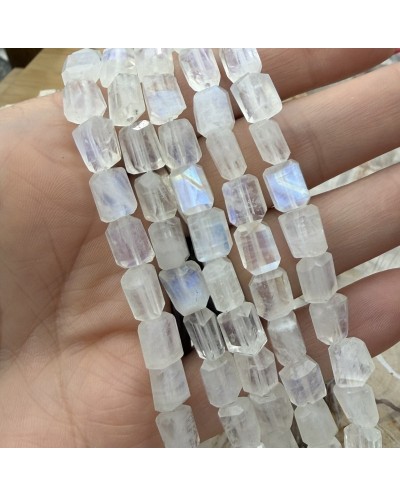 Kamień naturalny Kamień księżycowy bryłka szlifowana ok 9x6mm sznurek
