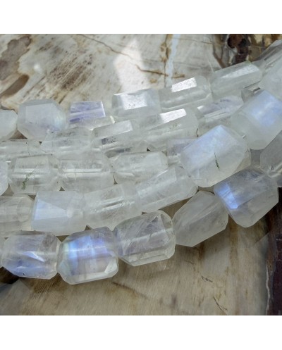 Kamień naturalny Kamień księżycowy bryłka szlifowana ok 9x6mm sznurek