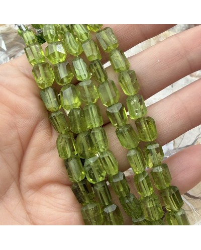 Kamień naturalny Oliwin bryłka szlifowana ok 9x6mm sznurek