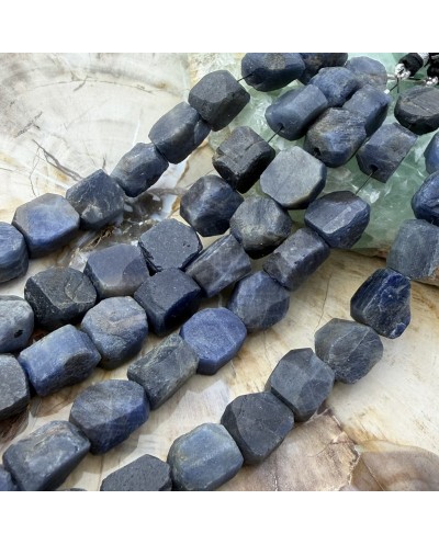 Kamień naturalny Szafir bryłka surowa ok 10-11mm sznurek