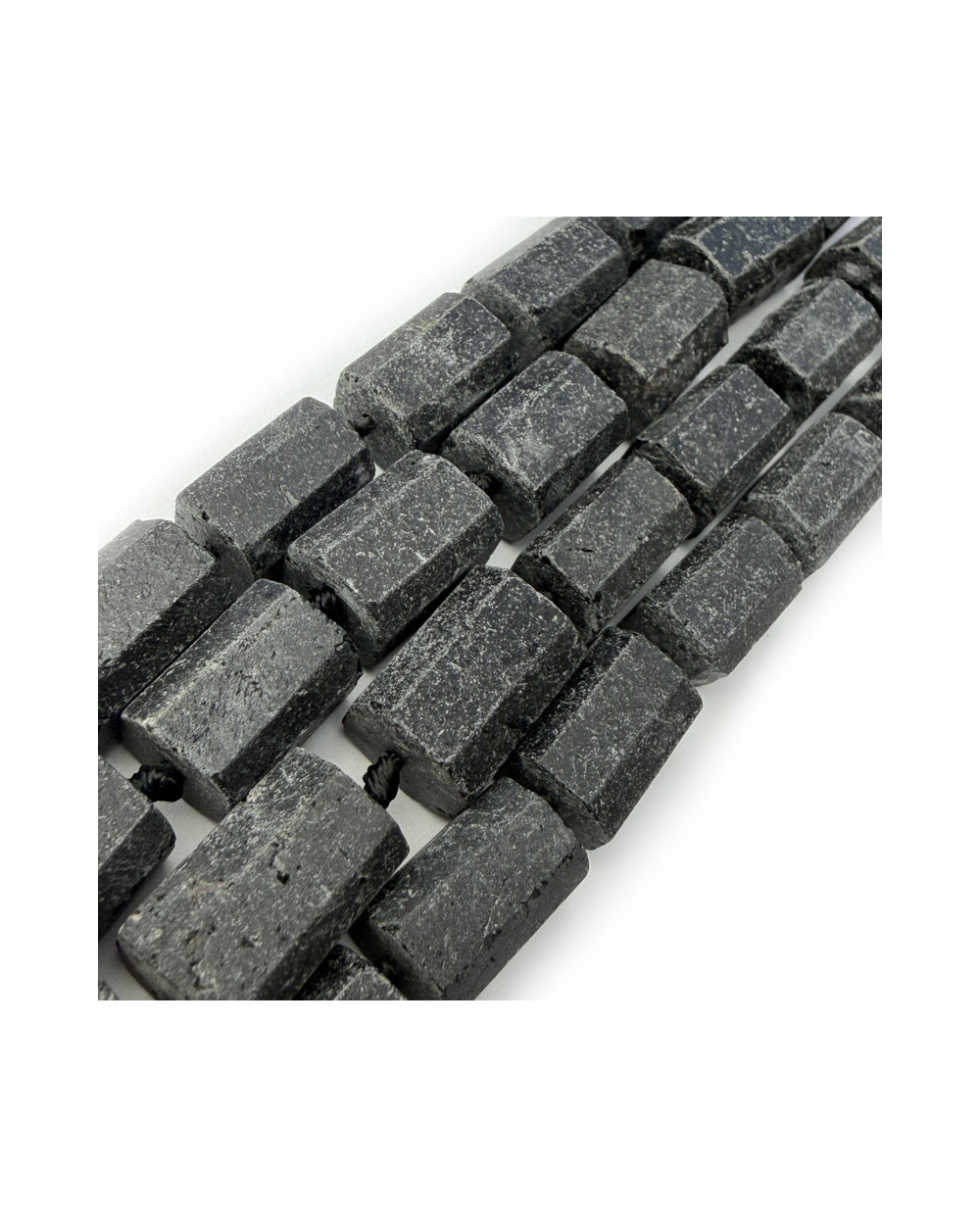 Kamień naturalny Turmalin czarny walec surowy  ok 10~16x9x9.5~11mm, sznurek