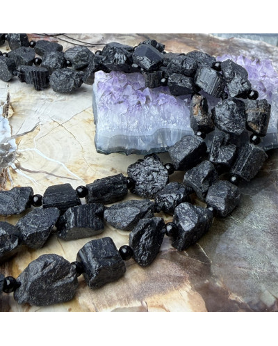 Kamień naturalny Turmalin czarny surowa bryłka ok 9~19x7~15x7~15mm sznurek