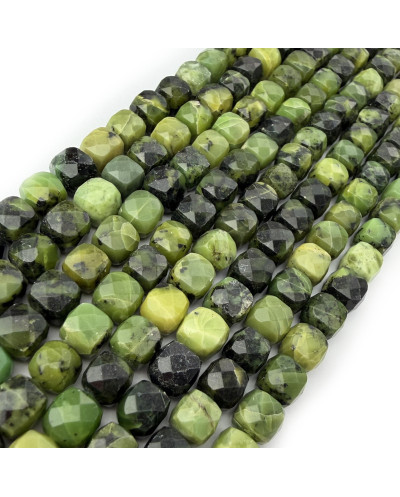 Kamień naturalny Jadeit Kanadyjski kostka fasetowana ok 7-8mm sznurek mix