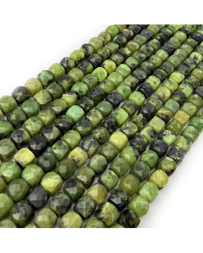 Kamień naturalny Jadeit Kanadyjski kostka fasetowana ok 5-6mm sznurek mix