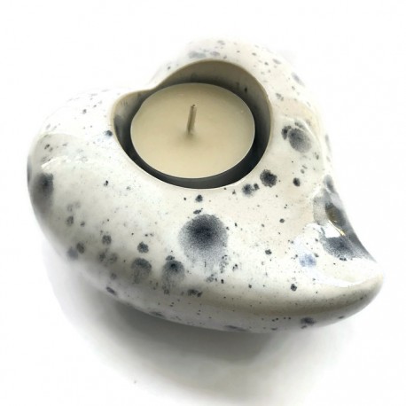 Świecznik ceramiczny w kształcie serca biało-szary