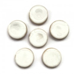 Kaboszon ceramiczny gładki, koło 17mm, biały