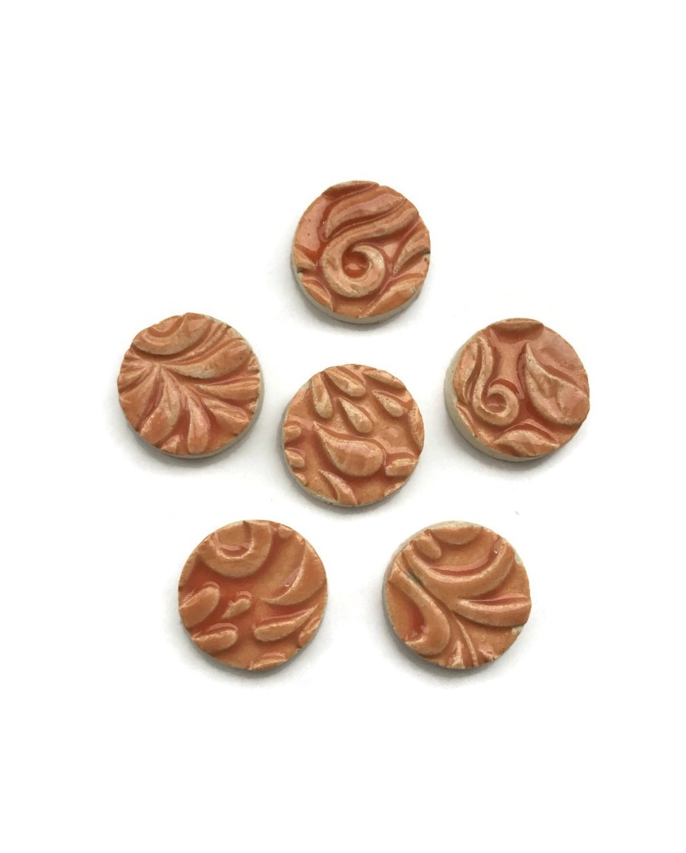 Kaboszon ceramiczny ze wzorem, koło 17mm, brzoskwioniowy