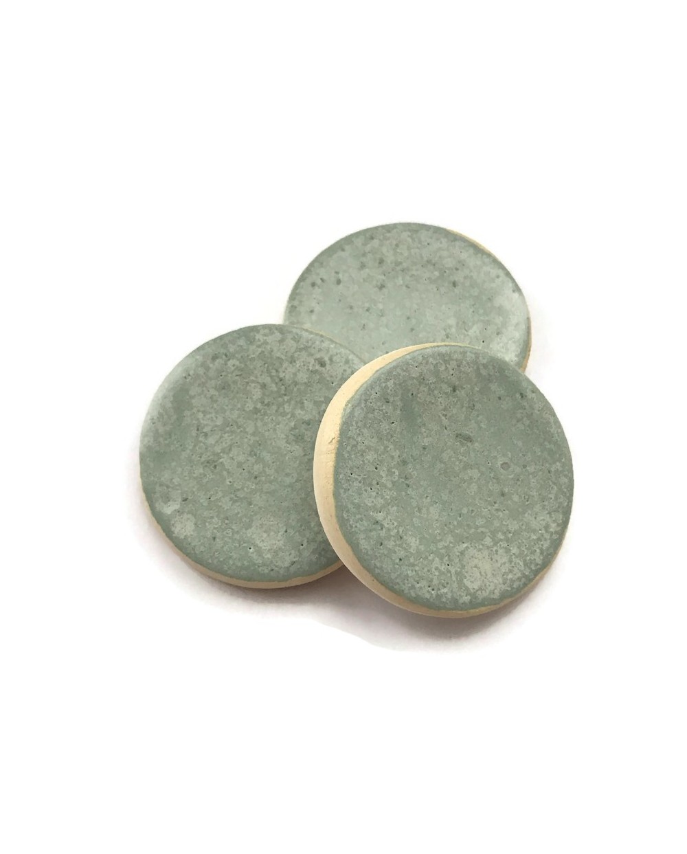 Kaboszon ceramiczny, koło 30mm czerwony gładki, mięta
