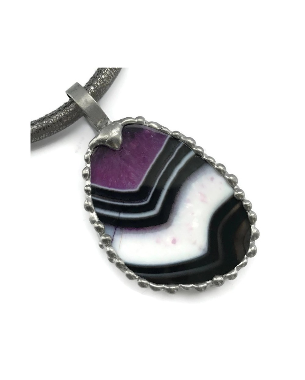 Agat pasiasty oprawiony w cynę, kolor fioletowy  8x4,5cm