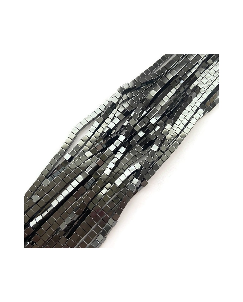 Hematyt kostka 4x4mm czarny sznurek