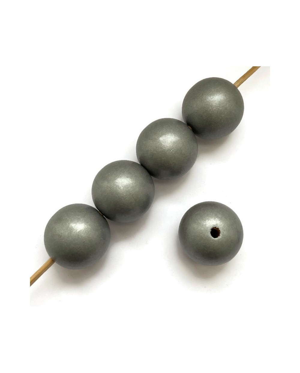 Koraliki drewniane lakierowane 30 mm srebrne